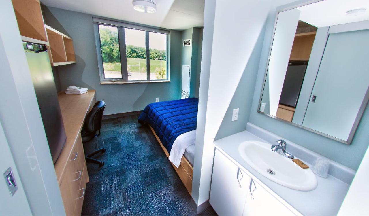 Lakehead University Residence And Conference Centre Orillia Exterior foto